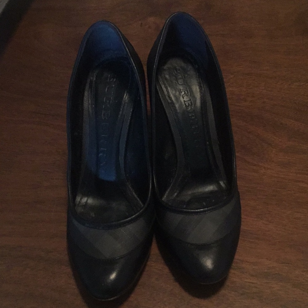 Black Burberry Smoked Check Pump. Size 9